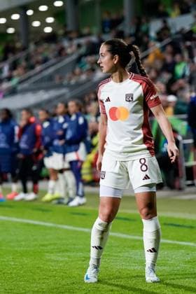 UEFA Womens Champions League - Vfl Wolfsburg v Olympique Lyonnais Sara Dabritz (8 Olympique Lyonnais) looks on during the UEFA Womens Champions League Group stage football match between VfL Wolfsburg and Olympique Lyonnais at AOK Stadion in Wolfsburg, Germany. Daniela Porcelli SPP Copyright: xDanielaxPorcellix xSPPx daniela_porcelli_sports_press_photo_183743