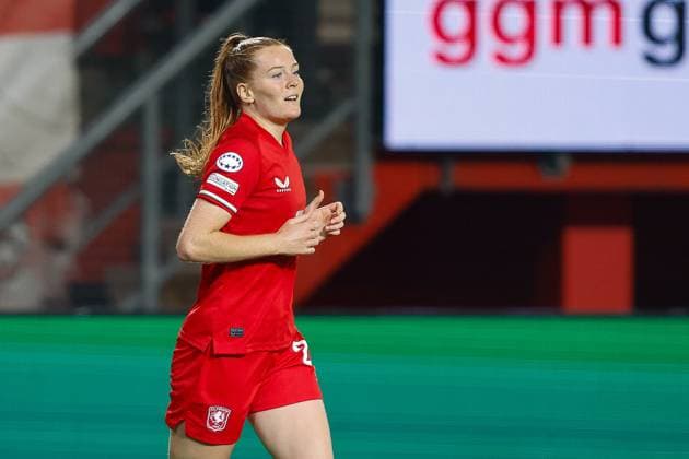 ENSCHEDE, Stadium De Grolsch Veste, 17-10-2024 , season 2024 2025 , UEFA Champions League Women. during the match Twente - Chelsea (women), final result 1-3, FC Twente player Nikee van Dijk celebrating the goal scored 1-3 Twente - Chelsea (women)  x26487172x Copyright: