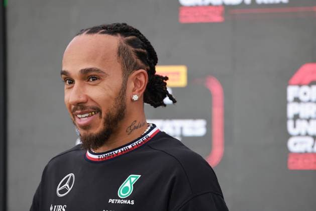 17.10.2024, Circuit of The Americas, Austin, FORMULA 1 PIRELLI UNITED STATES GRAND PRIX 2024 ,im Bild Lewis Hamilton (GBR), Mercedes-AMG Petronas Formula One Team mit vergoldeten Zähnen (Photo by Hasan Bratic DeFodi Images) not used in POL SRB CRO FRA GBR NED ITA USA Defodi-506_20241017_hbr_3410