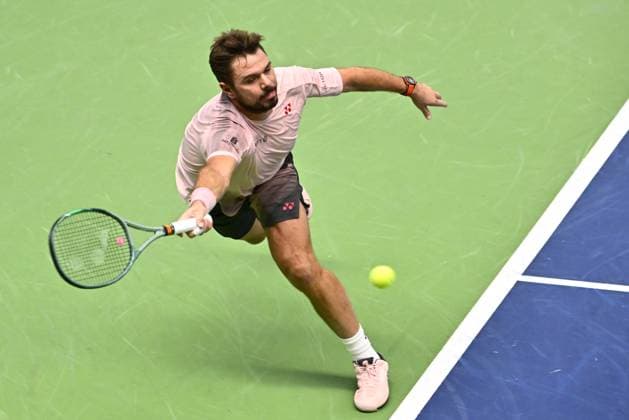 STOCKHOLM, SVERIGE 20241018 Stan Wawrinka, Schweiz, i kvartsfinal i BNP Paribas Nordic Open mot Andrej Rubljov, som spelar under neutral flagg, i Kungliga tennishallen. STOCKHOLM SVERIGE x10040x