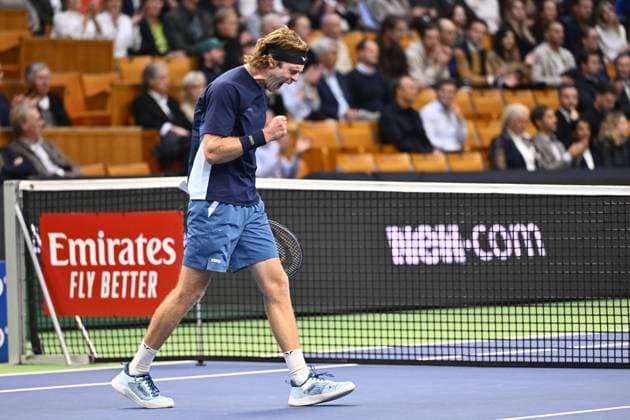 STOCKHOLM, SVERIGE 20241018 Andrej Rubljov, som spelar under neutral flagg, i kvartsfinal i BNP Paribas Nordic Open mot Stan Wawrinka, Schweiz,, i Kungliga tennishallen. STOCKHOLM SVERIGE x10040x