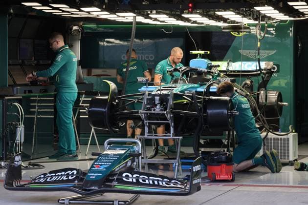Aston Martin AMR24 in der Box, Formel 1 Pirelli Grand Prix, FIA F1 Weltmeisterschaft, Circuit of Amerika, Austin Texas, 17.10.2024, USA, Vorbereitung auf das Wochenende