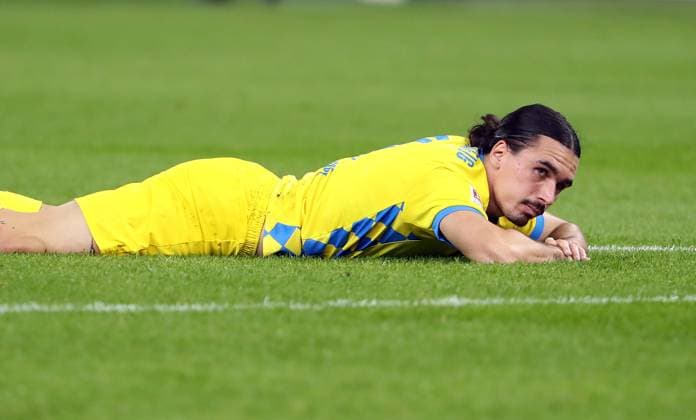 Rayan Philippe enttäuscht nach vergebener Torchance Enttäuschung Fußball Fussball DFL 2.Bundesliga Herren 9.Spieltag Saison 2024 2025 18.10.2024 Hertha BSC Berlin vs. Eintracht Braunschweig BTSV DFL regulations prohibit any use of photographs as image sequences and or quasi-video