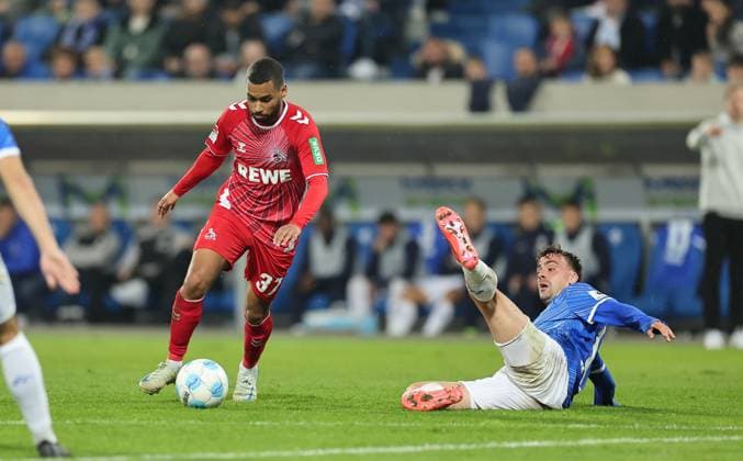 18.10.2024, xdcx, Fussball 2. Bundesliga, SV Darmstadt 98 - 1. FC Köln, emonline, emspor, despor, v.l., Linton Maina (1. FC Köln), Philipp Förster (SV Darmstadt 98) DFL DFB REGULATIONS PROHIBIT ANY USE OF PHOTOGRAPHS AS IMAGE SEQUENCES AND OR QUASI-VIDEO.