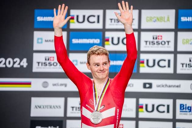 Niklas Larsen, Denmark winning the silver medal at the men s points race at the World Championship, WM, Weltmeisterschaft in Track cycling, Rad, Radsport, Bahnrad, Bahn in Ballerup Super Arena in Denmark on Friday, October 18, 2024. , Denmark Copyright: RitzauxScanpix MadsxClausxRasmussenx spdk20241018-205307-L