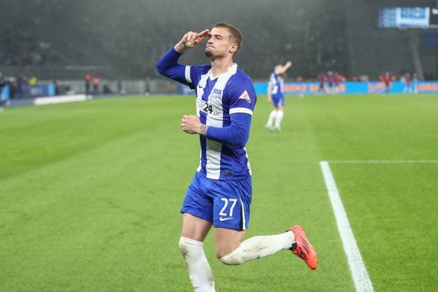 18.10.2024, xtgx, Fussball - 2.Bundesliga, Hertha BSC Berlin - Eintracht Braunschweig emspor, v.l. Jubel nach dem 1:1 durch Michael Cuisance (Hertha, 27) (DFL DFB REGULATIONS PROHIBIT ANY USE OF PHOTOGRAPHS as IMAGE SEQUENCES and or QUASI-VIDEO) Berlin