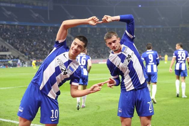 Sport Bilder des Tages 18.10.2024, xtgx, Fussball - 2.Bundesliga, Hertha BSC Berlin - Eintracht Braunschweig emspor, v.l. Jubel nach dem 2:1 durch Ibrahim Maza (Hertha, 10) (DFL DFB REGULATIONS PROHIBIT ANY USE OF PHOTOGRAPHS as IMAGE SEQUENCES and or QUASI-VIDEO) Berlin