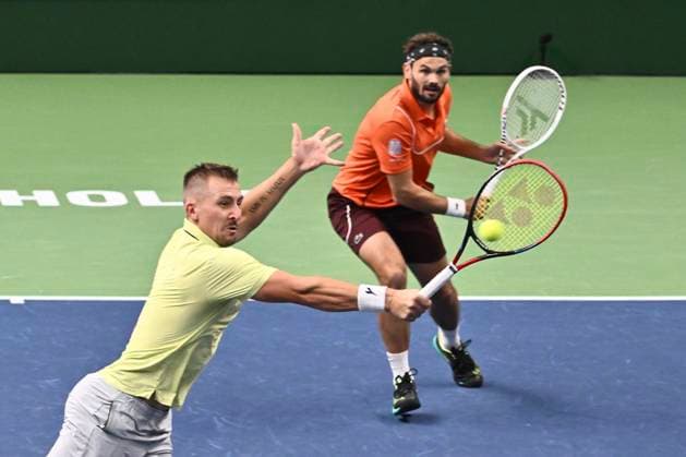 STOCKHOLM, SVERIGE 20241019 Jan Zielinski, Polen och Hugo Nys, Monaco i semifinal i BNP Paribas Nordic Open mot Petr Nouza och Patrik Rikl, Tjeckien i Kungliga tennishallen. STOCKHOLM SVERIGE x10090x