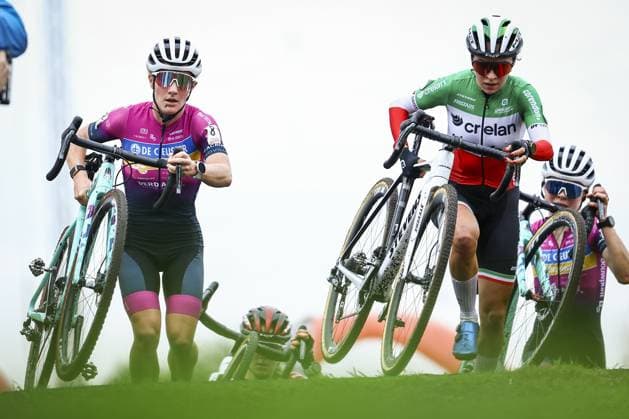 Belgian Alicia Franck and Italian Sara Casasola pictured in action during the women s elite race of the Exact Cross Essen, stage 2 (out of 6) in the Exact Cross cyclocross competition, Saturday 19 October 2024, in Essen. KRISTOFxVANxACCOM  x102964693x
