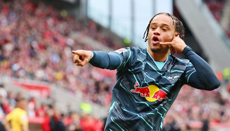 Mainz - RB Leipzig Bundesliga Mainz, 19.10.2024, Mewa Arena, Fußball Bundesliga, Spieltag 7 , 1. FSV Mainz 05 vs. RB Leipzig , Tor für Leipzig zum 0:1. Im Bild: Torschütze Xavi Simons (10, RB Leipzig), Torjubel ,