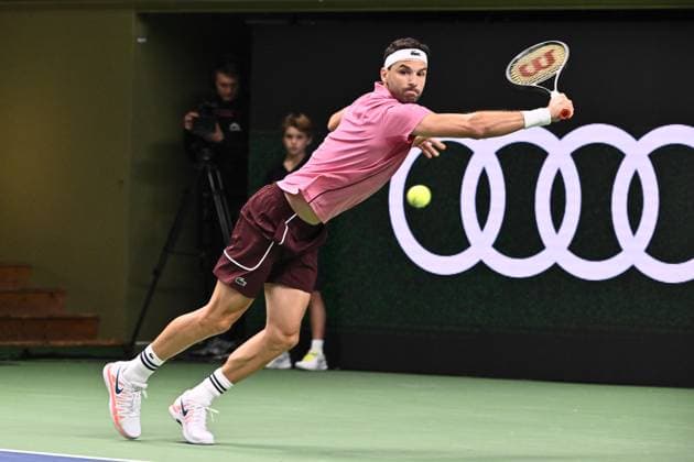 STOCKHOLM, SVERIGE 20241019 Grigor Dimitrov, Bulgarien, i semifinal mot Tallon Griekspoor, Nederländerna, under tennisturneringen BNP Paribas Nordic Open i Kungliga tennishallen. STOCKHOLM SVERIGE x10090x