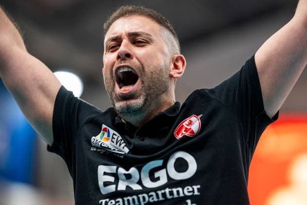 19.10.2024, Volleyball, Frauen, Volleyball-Bundesliga, Saison 2024 2025, SC Potsdam-VfB Suhl LOTTO Thüringen Im Bild: v.l. Trainer Riccardo Boieri (SC Potsdam) Potsdam MBS Arena Potsdam Brandenburg Deutschland