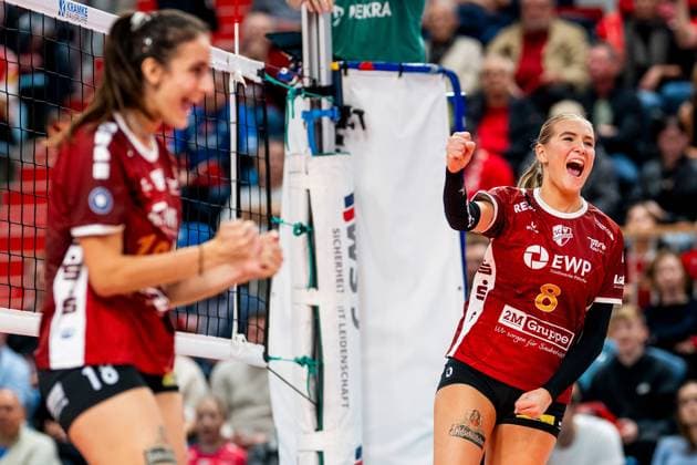 19.10.2024, Volleyball, Frauen, Volleyball-Bundesliga, Saison 2024 2025, SC Potsdam-VfB Suhl LOTTO Thüringen Im Bild: v.l. Michelle Bachmann (SC Potsdam) Potsdam MBS Arena Potsdam Brandenburg Deutschland