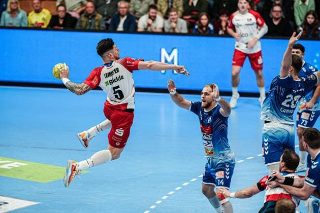 Wurf Tor Csaba Leimeter (HBW Balingen-Weilstetten, 05) GER, VfL Luebeck-Schwartau vs. HBW Balingen-Weilstetten, Handball, 2. Bundesliga, Spieltag 7, Saison 2024 2025, 19.10.2024 GER, VfL Luebeck-Schwartau vs. HBW Balingen-Weilstetten, Handball, 2. Bundesliga, Spieltag 7, Saison 2024 2025, 19.10.2024 Luebeck
