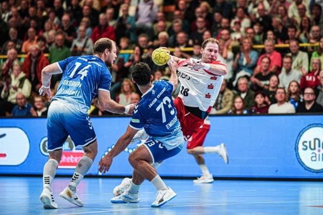 Paul Skorupa (VfL Luebeck-Schwartau, 14), Lukas Kingsley Emdorf (VfL Luebeck-Schwartau, 73), Tim Gruener (HBW Balingen-Weilstetten, 18) GER, VfL Luebeck-Schwartau vs. HBW Balingen-Weilstetten, Handball, 2. Bundesliga, Spieltag 7, Saison 2024 2025, 19.10.2024 GER, VfL Luebeck-Schwartau vs. HBW Balingen-Weilstetten, Handball, 2. Bundesliga, Spieltag 7, Saison 2024 2025, 19.10.2024 Luebeck