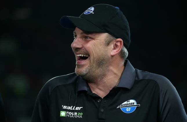 Lukas Kwasniok (Trainer Sc Paderborn) 19.10.2024, Fußball, 2. Bundesliga, FC Kaiserslautern - SC Paderborn 07, 9. Spieltag, Saison 2024 25, Fritz Walter Stadion, Kaiserslautern, Deutschland, zmdz, ** DFB & DFL regulations prohibit any use of photographs as image sequences and or quasi-video. ** FC Kaiserslautern - SC Paderborn 07