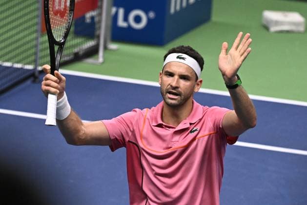 STOCKHOLM, SVERIGE 20241019 Grigor Dimitrov, Bulgarien, jublar efter att ha vunnit sin semifinal mot Tallon Griekspoor, Nederländerna, under tennisturneringen BNP Paribas Nordic Open i Kungliga tennishallen. STOCKHOLM SVERIGE x10090x