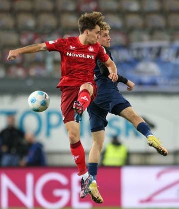 Florian Kleinhansl (3, FC Kaiserslautern), Luca Herrmann (19, Paderborn) 19.10.2024, Fußball, 2. Bundesliga, FC Kaiserslautern - SC Paderborn 07, 9. Spieltag, Saison 2024 25, Fritz Walter Stadion, Kaiserslautern, Deutschland, zmdz, ** DFB & DFL regulations prohibit any use of photographs as image sequences and or quasi-video. ** FC Kaiserslautern - SC Paderborn 07