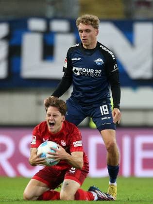 Florian Kleinhansl (3, FC Kaiserslautern), Luca Herrmann (19, Paderborn) 19.10.2024, Fußball, 2. Bundesliga, FC Kaiserslautern - SC Paderborn 07, 9. Spieltag, Saison 2024 25, Fritz Walter Stadion, Kaiserslautern, Deutschland, zmdz, ** DFB & DFL regulations prohibit any use of photographs as image sequences and or quasi-video. ** FC Kaiserslautern - SC Paderborn 07