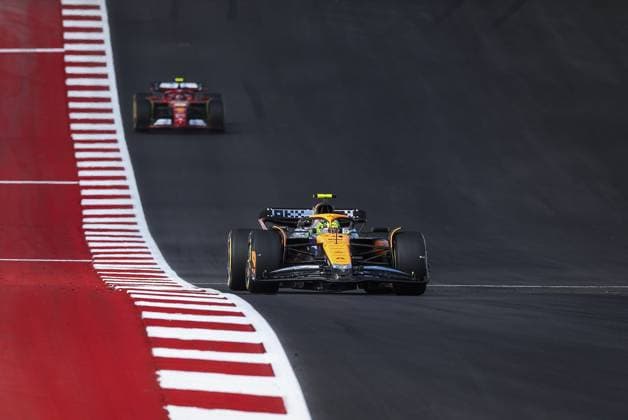 04 NORRIS Lando (gbr), McLaren F1 Team MCL38, action during the Formula 1 Pirelli United States Grand Prix 2024, 19th round of the 2024 Formula One World Championship, WM, Weltmeisterschaft from October 18 to 20, 2024 on the Circuit of the Americas, in Austin, United States of America - F1 - US GRAND PRIX 2024 DPPI Panoramic  241019_R19_USA_DP_XB3_6463_1