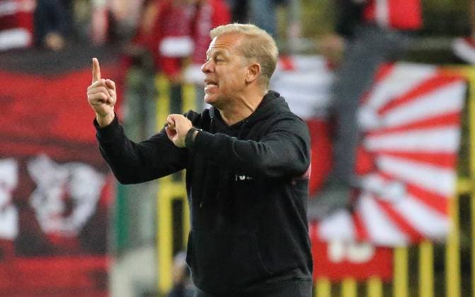 19.10.2024, xmohx, Fussball 2.Bundesliga, 1.FC Kaiserslautern - SC Paderborn 07 emspor, v.l. Trainer Markus Anfang (Kaiserslautern) (DFL DFB REGULATIONS PROHIBIT ANY USE OF PHOTOGRAPHS as IMAGE SEQUENCES and or QUASI-VIDEO) Kaiserslautern