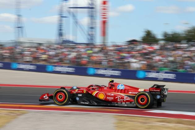 AUSTIN, TX - OCTOBER 19: Scuderia Ferrari driver Carlos Sainz (55) of Spain speeds through turn 19 during the Sprint Race of the Formula 1 Pirelli United States Grand Prix on October 19, 2024, at Circuit of The Americas in Austin, Texas. (Photo by David Buono Icon Sportswire) AUTO: OCT 19 F1 Pirelli United States Grand Prix EDITORIAL USE ONLY Icon2410191021