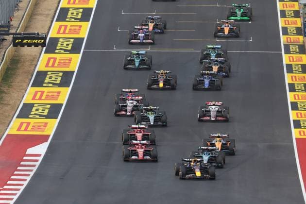 FORMULA 1 PIRELLI UNITED STATES GRAND PRIX 2024 19.10.2024, Circuit of The Americas, Austin, FORMULA 1 PIRELLI UNITED STATES GRAND PRIX 2024 ,im Bild Rennstart:, Max Verstappen (NLD), Oracle Red Bull Racing, Lando Norris (GBR), McLaren F1 Team, George Russell (GBR), Mercedes-AMG Petronas Formula One Team, Charles Leclerc (MCO), Scuderia Ferrari HP, Carlos Sainz Jr. (ESP), Lewis Hamilton (GBR), Nico Hülkenberg (DEU), MoneyGram Haas F1 Team, Kevin Magnussen (DNK), Sergio Perez (MEX), Alexander Albon (GBR), Williams Racing, Franco Colapinto (ARG), Fernando Alonso (ESP), Aston Martin Aramco Cognizant Formula One Team