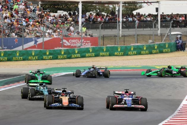 Estaban Ocon (FRA) 31 Alpine neben Liam Lawson (NZL) VCARB01 , Formel 1 Pirelli Grand Prix, FIA F1 Weltmeisterschaft, Circuit of Amerika, Austin Texas, 19.10.2024, USA, Sprintrennen