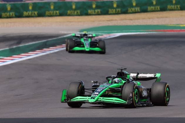 Valtteri Bottas (FIN) 77 und Zhou Guanyu (CHN) 24 Sauber C44, Stake F1 Team Kick Sauber, Formel 1 Pirelli Grand Prix, FIA F1 Weltmeisterschaft, Circuit of Amerika, Austin Texas, 19.10.2024, USA, Sprintrennen