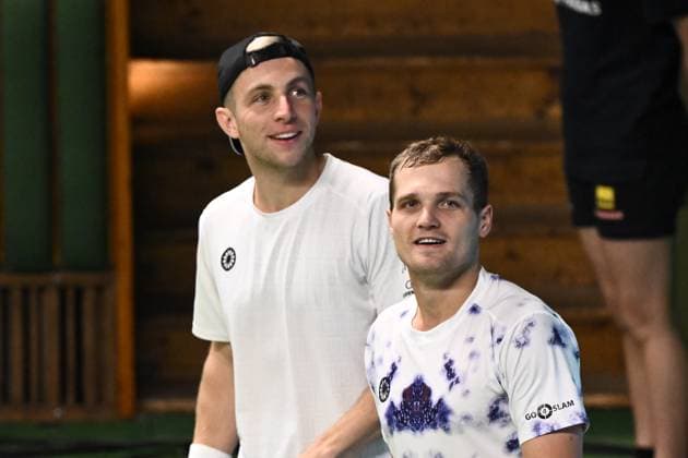 STOCKHOLM, SVERIGE 20241019 Tallon Griekspoor (tv) och Bart Stevens, Nederländerna, i dubbelsemifinal mot Harri Heliövaara Finland, och Henry Patten, Storbritannien, under tennisturneringen BNP Paribas Nordic Open i Kungliga tennishallen. STOCKHOLM SVERIGE x10090x