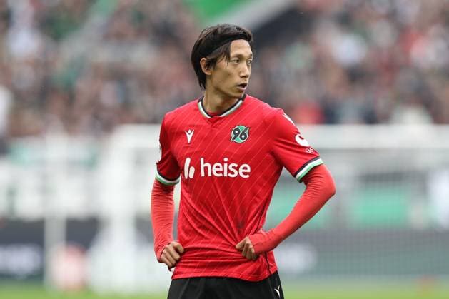 19.10.2024, xtgx, Fussball 2. Bundesliga, Hannover 96 - FC Schalke 04 emspor, v.l. Sei Muroya (Hannover, 21) (DFL DFB REGULATIONS PROHIBIT ANY USE OF PHOTOGRAPHS as IMAGE SEQUENCES and or QUASI-VIDEO) Hannover