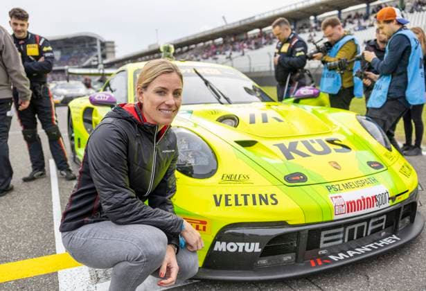 Angelique Kerber vor Porsche 911 GT3 R 992, Manthey EMA beim DTM-Lauf Finale auf dem Hockenheimring Baden-Württemberg Datum: 19.10.2024