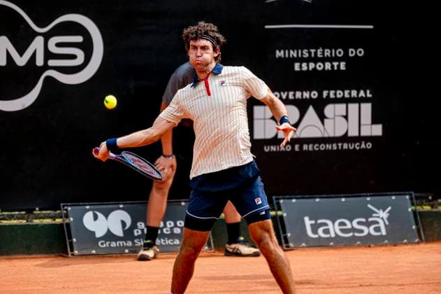 ATP, Tennis Herren Challenger Campinas CAMPINAS, SP - 19.10.2024: ATP CHALLENGER CAMPINAS - Boyer (USA) in the semi-finals at the ATP Challenger Campinas (International Tennis Tournament) held at the Sociedade Hípica de Campinas, in the city of Campinas-SP, this Saturday (19). (Photo: Fabio Leoni Fotoarena) x2637094x  FabioxLeoni
