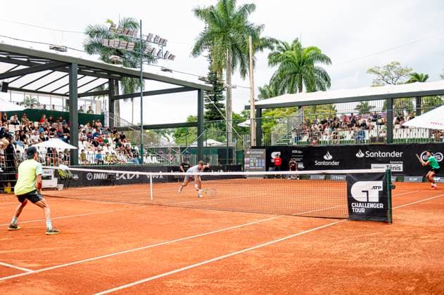 ATP, Tennis Herren Challenger Campinas CAMPINAS, SP - 19.10.2024: ATP CHALLENGER CAMPINAS - Mateus Alves Orlando Luz (BRA) in the final (doubles) at the ATP Challenger Campinas (International Tennis Tournament) held at the Sociedade Hípica de Campinas, in the city of Campinas-SP, this Saturday (19). (Photo: Fabio Leoni Fotoarena) x2637101x  FabioxLeoni