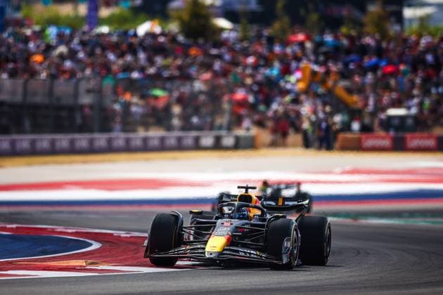 01 VERSTAPPEN Max (nld), Red Bull Racing RB20, action during the Formula 1 Pirelli United States Grand Prix 2024, 19th round of the 2024 Formula One World Championship, WM, Weltmeisterschaft from October 18 to 20, 2024 on the Circuit of the Americas, in Austin, United States of America - F1 - US GRAND PRIX 2024 DPPI Panoramic  241019_R19_USA_DP_EA027780