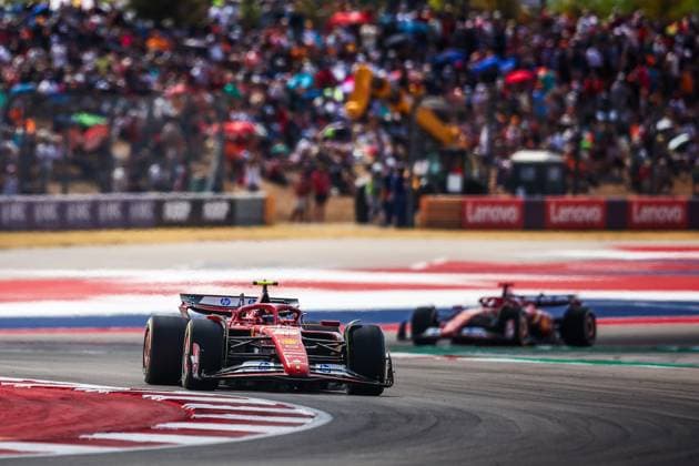 55 SAINZ Carlos (spa), Scuderia Ferrari SF-24, action and 16 LECLERC Charles (mco), Scuderia Ferrari SF-24, action during the Formula 1 Pirelli United States Grand Prix 2024, 19th round of the 2024 Formula One World Championship, WM, Weltmeisterschaft from October 18 to 20, 2024 on the Circuit of the Americas, in Austin, United States of America - F1 - US GRAND PRIX 2024 DPPI Panoramic 241019_R19_USA_DP_EA027818
