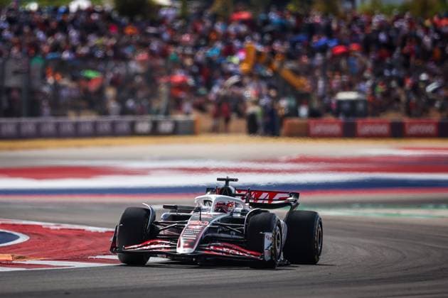 20 MAGNUSSEN Kevin (den), Haas F1 Team VF-24 Ferrari, action during the Formula 1 Pirelli United States Grand Prix 2024, 19th round of the 2024 Formula One World Championship, WM, Weltmeisterschaft from October 18 to 20, 2024 on the Circuit of the Americas, in Austin, United States of America - F1 - US GRAND PRIX 2024 DPPI Panoramic  241019_R19_USA_DP_EA027914