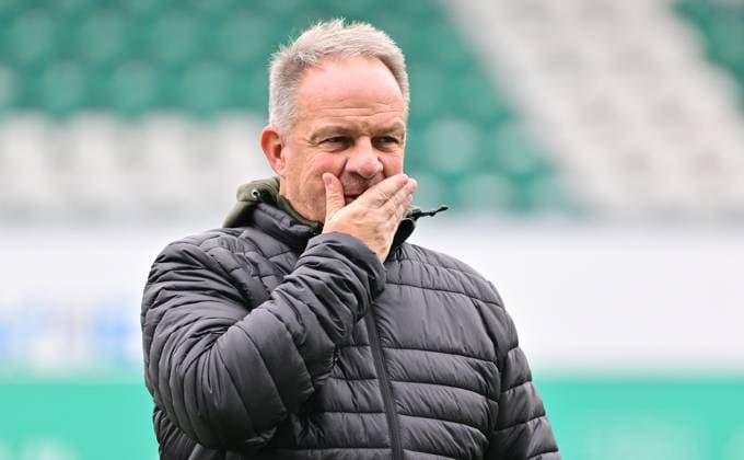 20.10.2024 - Fussball - Saison 2024 2025 - 2. Fussball - Bundesliga - 09. Spieltag: SpVgg Greuther Fürth ( Kleeblatt ) - 1. FC Nürnberg FCN ( Club ) Derby Frankenderby - Sportfoto Zink MeZi - xmexzix - DFL regulations prohibit any use of photographs as image sequences and or quasi-video - only for editorial use - Alexander Zorniger ( Trainer SpVgg Greuther Fürth ) vor Spielbeginn