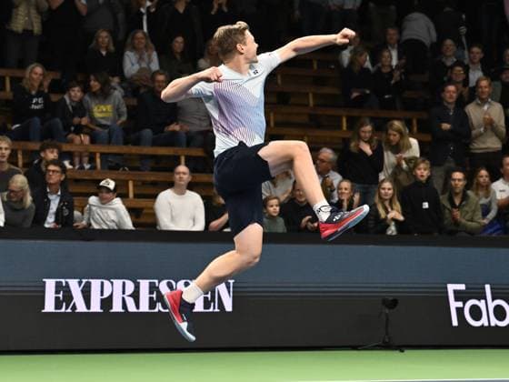 STOCKHOLM, SVERIGE 20241020 Harri Heliövaara (bilden), Finland, jublar efter att han och Henry Patten, Storbritannien, vunnit dubbelfinalen mot Petr Nouza och Patrik Rikl, Tjeckien, under tennisturneringen BNP Paribas Nordic Open i Kungliga tennishallen. STOCKHOLM SVERIGE x10090x