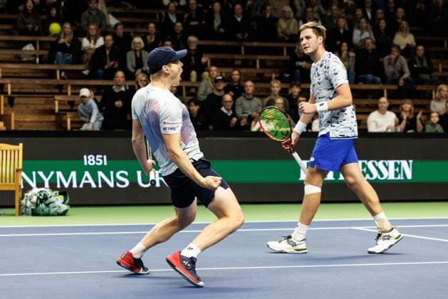 241020 Harri Heliövaara of Finland and Henry Patten of the United Kingdom celebrate after the men™s double final during day 9 of the ATP, Tennis Herren 250 Nordic Open on October 20, 2024 in Stockholm. Photo: Michael Campanella BILDBYRAN COP 313 MC0109 tennis atp 250 nordic open day 9 finals bbeng jubel Copyright: MICHAELxCAMPANELLA BB241020MC004