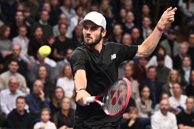 STOCKHOLM, SVERIGE 20241020 Tommy Paul, USA, i singelfinal mot Grigor Dimitrov, Bulgarien, under tennisturneringen BNP Paribas Nordic Open i Kungliga tennishallen. STOCKHOLM SVERIGE x10090x