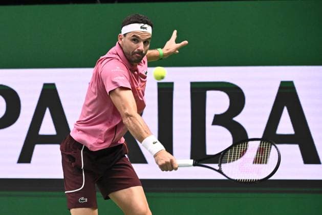 STOCKHOLM, SVERIGE 20241020 Grigor Dimitrov, Bulgarien, i singelfinal mot Tommy Paul, USA, under tennisturneringen BNP Paribas Nordic Open i Kungliga tennishallen. STOCKHOLM SVERIGE x10090x