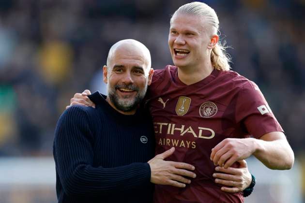 Bilder des Jahres 2024, Sport 10 Oktober Sport Themen der Woche KW42 Sport Bilder des Tages Wolverhampton Wanderers FC v Manchester City FC - Premier League Pep Guardiola, Manager of Manchester City and Erling Haaland of Manchester City celebrate after the Premier League match between Wolverhampton Wanderers FC and Manchester City FC at Molineux on October 20, 2024 in Wolverhampton, England. Wolverhampton Molineux England United Kingdom Copyright: xNigelxFrench Sportsphoto APLx 14050097