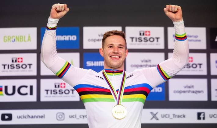 BALLERUP - Harrie Lavreysen with gold medal in the sprint on the fourth day of the World Track cycling, Rad, Radsport, Bahnrad, Bahn Championships at the Ballerup Super Arena. ANP IRIS VAN DEN BROEK xVIxANPxSportx xxANPxIVx 511372245 originalFilename: 511372245.jpg