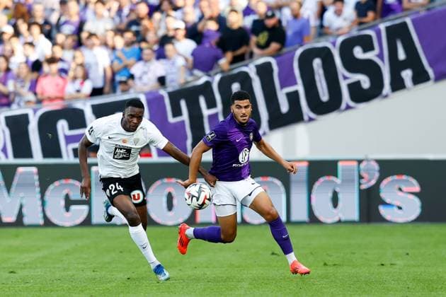 Toulouse FC v Angers SCO - Ligue 1 McDonald s 2024 2025 24 Emmanuel BIUMLA (sco) - 07 Zakaria ABOUKHLAL (tfc) during the Ligue 1 McDonald s match between Toulouse and Angers at Stadium de Toulouse on October 20, 2024 in Toulouse, France. Toulouse France  Copyright: xFEPx 776225460