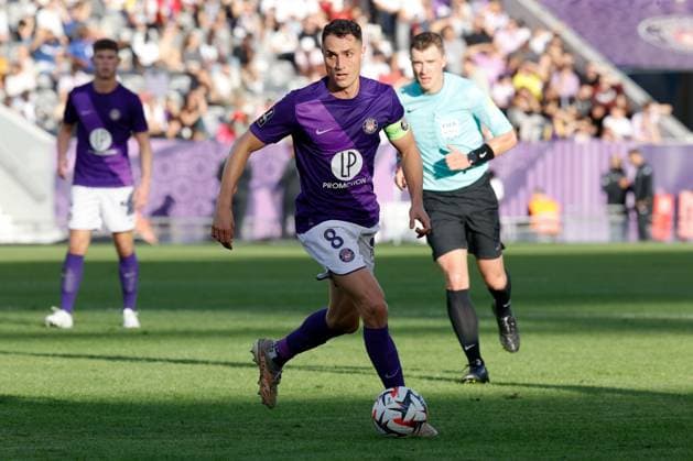 Toulouse FC v Angers SCO - Ligue 1 McDonald s 2024 2025 08 Vincent SIERRO (tfc) during the Ligue 1 McDonald s match between Toulouse and Angers at Stadium de Toulouse on October 20, 2024 in Toulouse, France. Toulouse France  Copyright: xFEPx 776225460