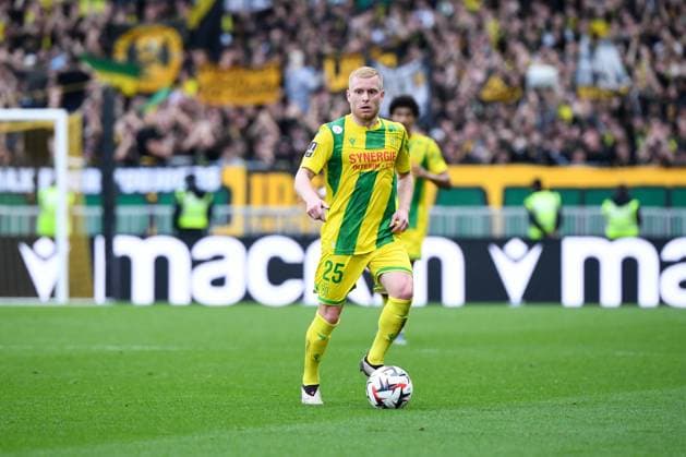 FC Nantes v OGC Nice - Ligue 1 McDonald s 2024 2025 25 Florent MOLLET (fcn) during the Ligue 1 McDonald s match between Nantes and Nice at Stade de la Beaujoire on October 20, 2024 in Nantes, France. Nantes France  Copyright: xFEPx 776225453