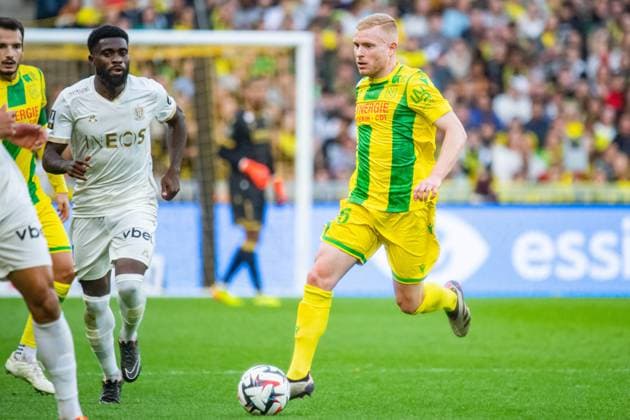 Florent Mollet (FC NANTES) FOOTBALL : FC Nantes vs OGC Nice - Ligue 1 - Journée 8 - 20 10 2024 BaptisteAutissier Panoramic 