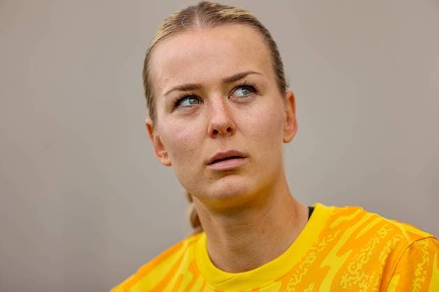 iGER, Wolfsburg,SGS Essen vs Vfl Wolfsburg, Google Pixel Frauen Bundesliga, Fussball, DFB, Spielzeit 2024 2025, Stadion an der Hafenstraße, 7. Spieltag, im Bild: Merle Frohms (Vfl Wolfsburg 1) DFB DFL REGULATIONS PROHIBIT ANY USE OF PHOTOGRAPHS AS IMAGE SEQUENCES AND OR QUASI-VIDEO, 20.10.2024, Copyright: HMBxMedia HendrikxHamelau