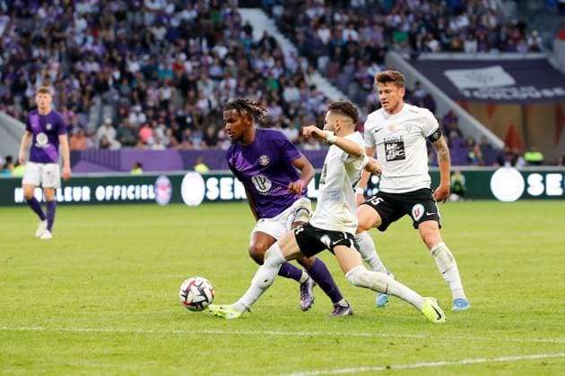 Toulouse FC v Angers SCO - Ligue 1 McDonald s 2024 2025 10 Yann GBOHO (tfc) during the Ligue 1 McDonald s match between Toulouse and Angers at Stadium de Toulouse on October 20, 2024 in Toulouse, France. Toulouse France  Copyright: xFEPx 776225460